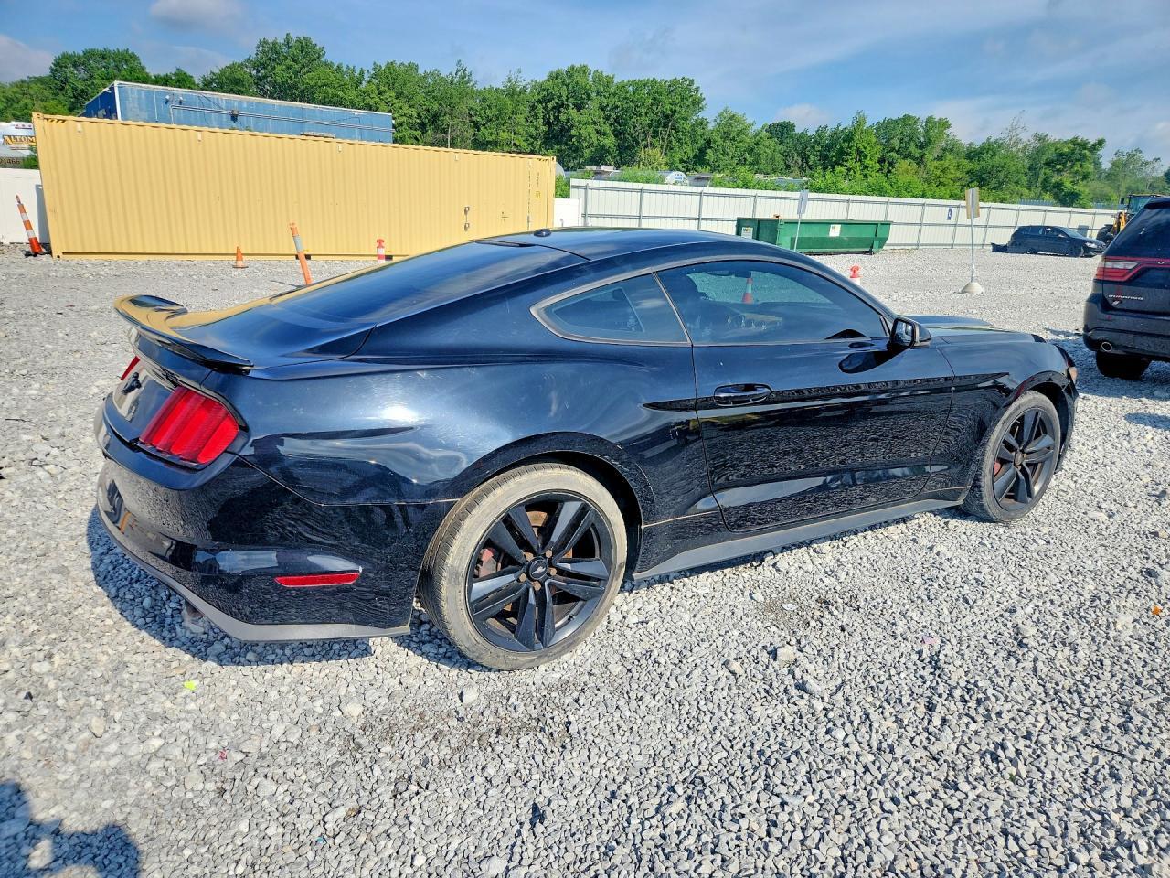 2016 Ford Mustang - zdjęcie 3