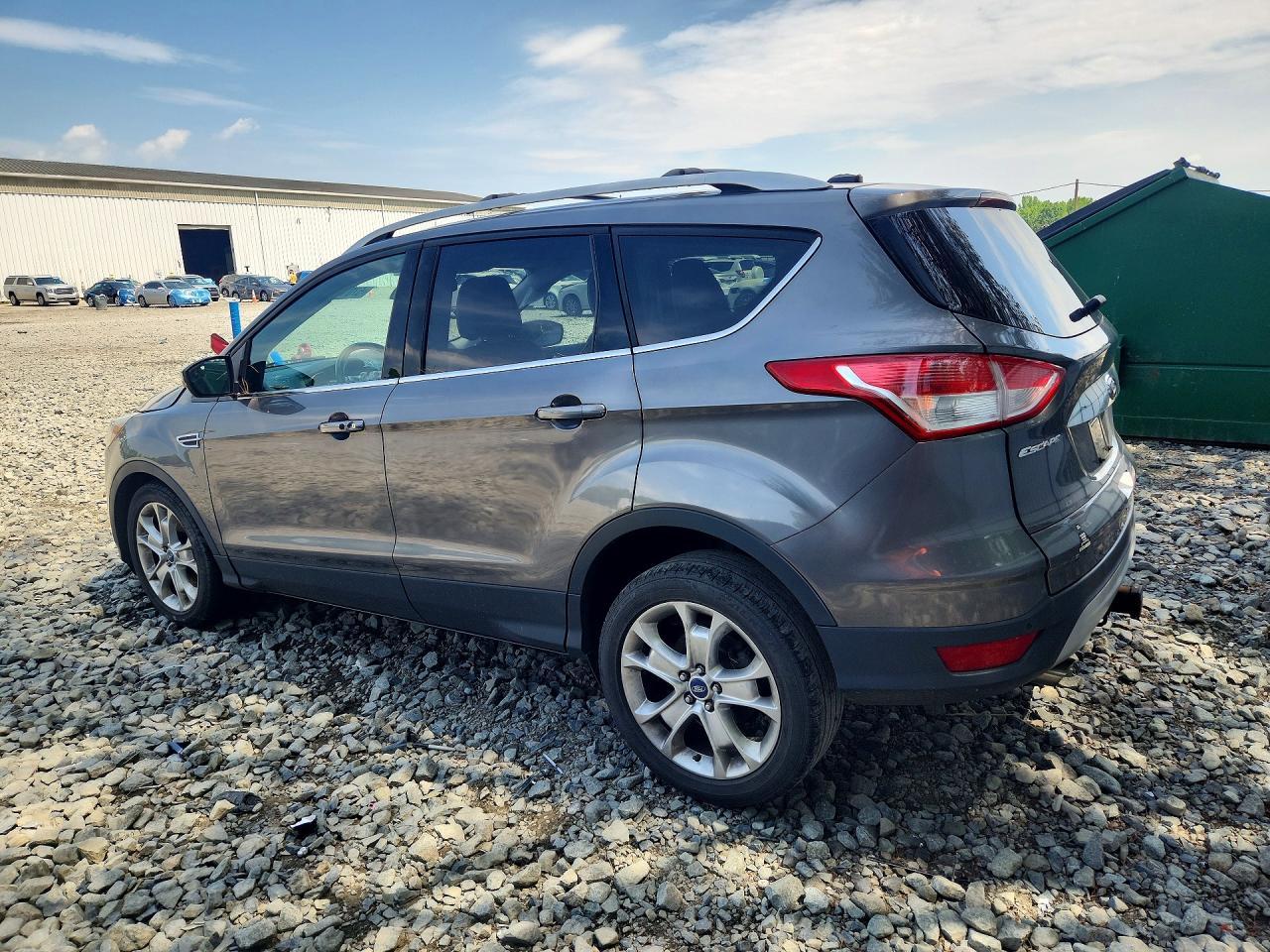 2014 Ford Escape Titanium - zdjęcie 2