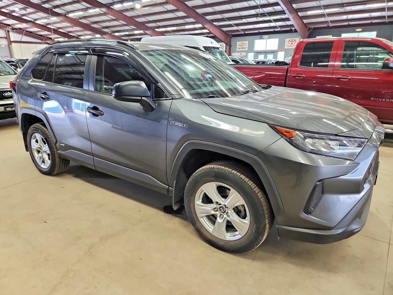 2021 Toyota Rav4 Le - zdjęcie 4