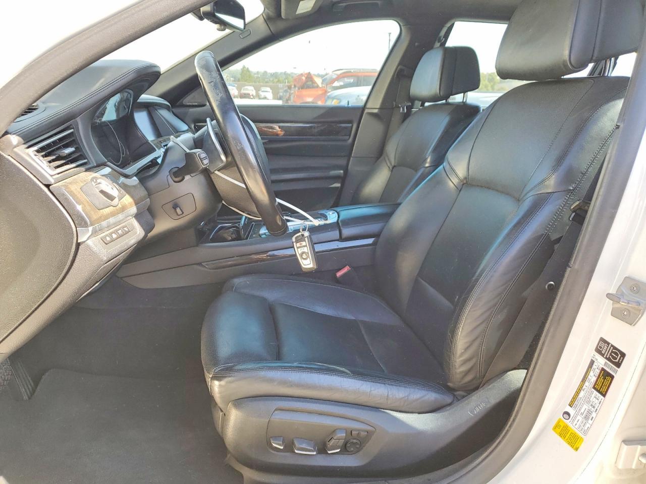 2015 BMW 750 Li - zdjęcie 7