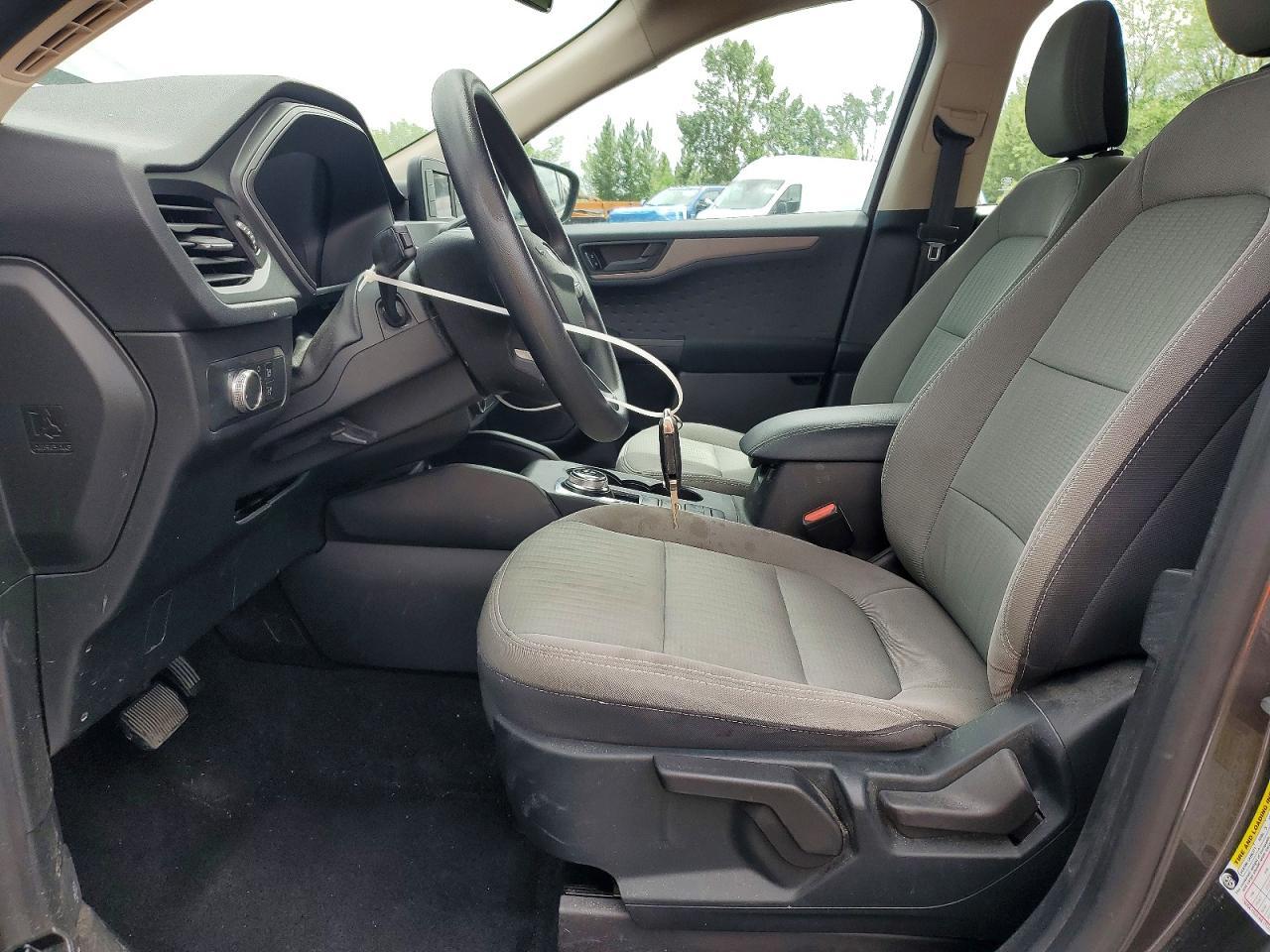 2020 Ford Escape S - zdjęcie 7