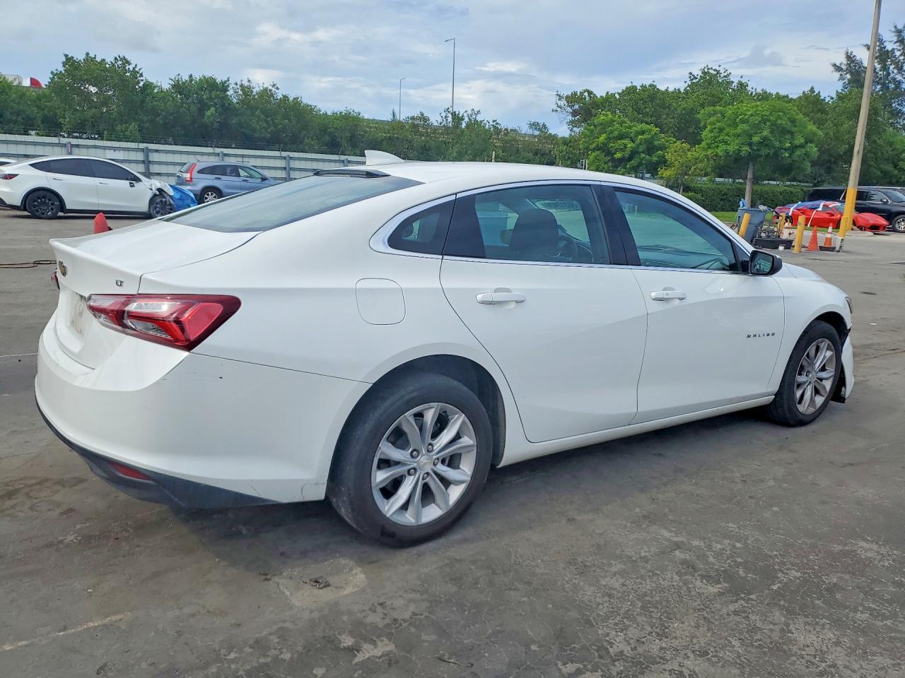 2022 Chevrolet Malibu Lt - zdjęcie 3