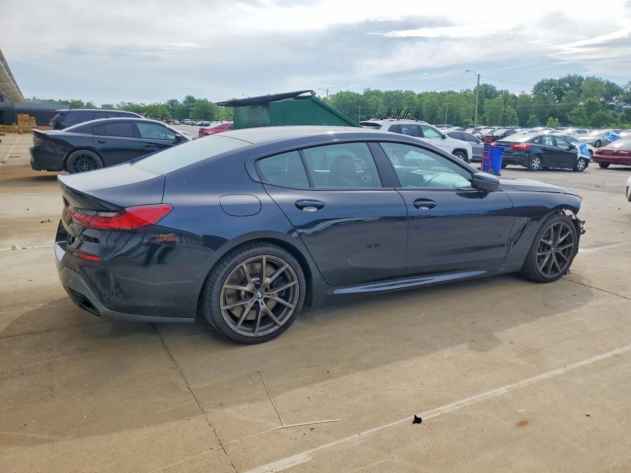 2022 BMW Seria 8 M850i - zdjęcie 3