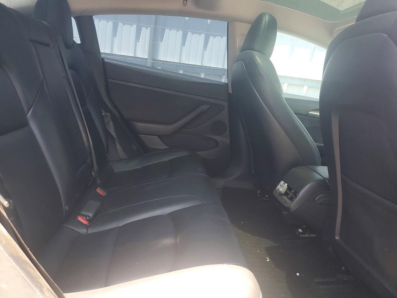 2023 Tesla Model 3 - zdjęcie 10