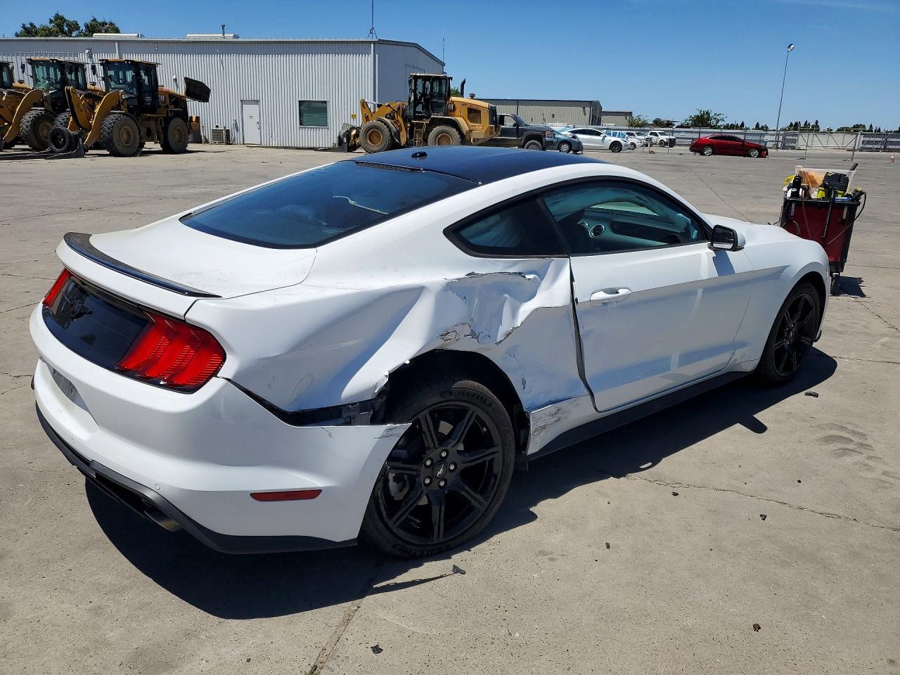 2018 Ford Mustang - zdjęcie 3
