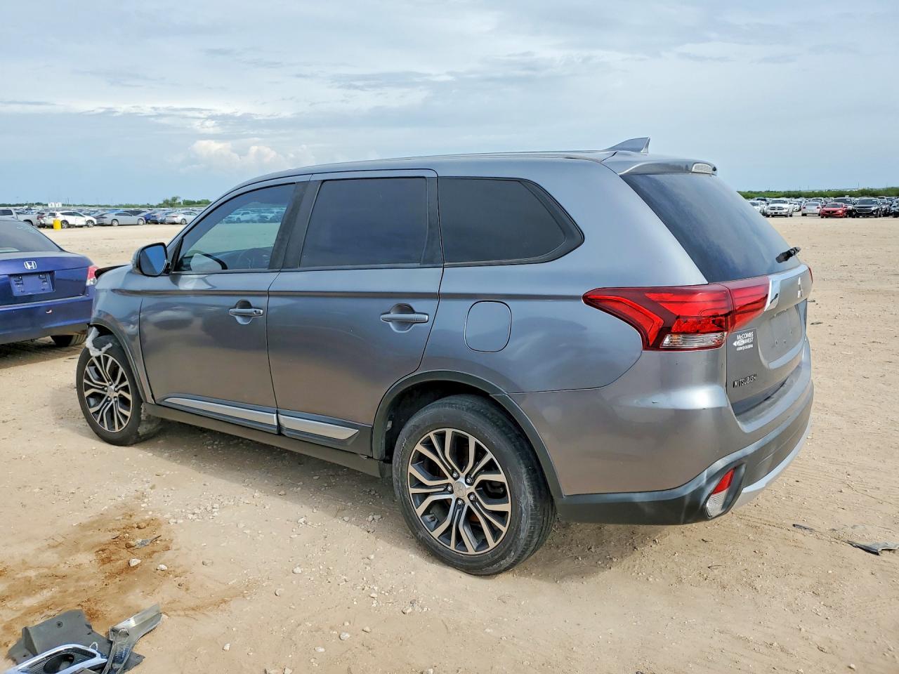 2018 Mitsubishi Outlander Se - zdjęcie 2