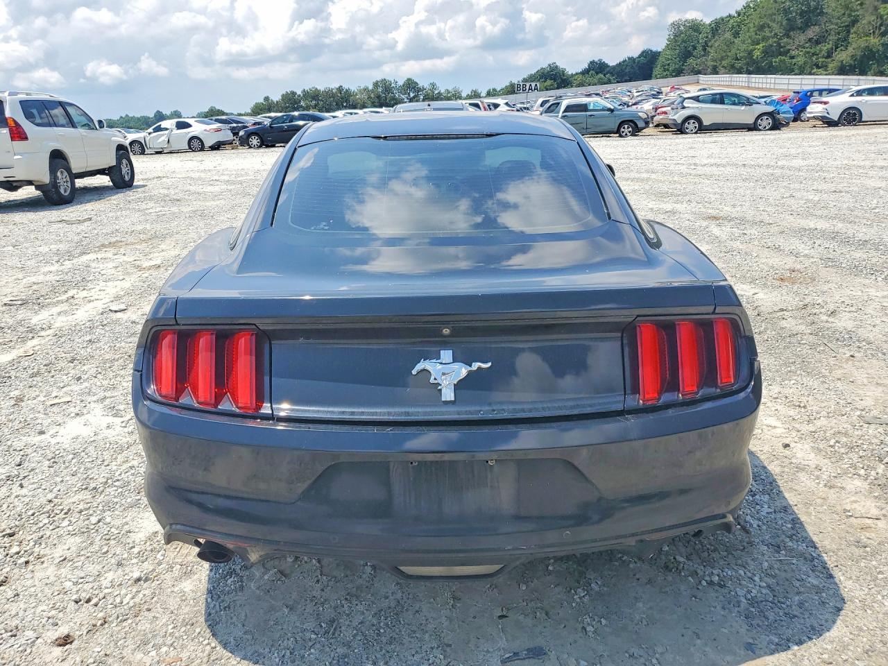 2015 Ford Mustang - zdjęcie 6