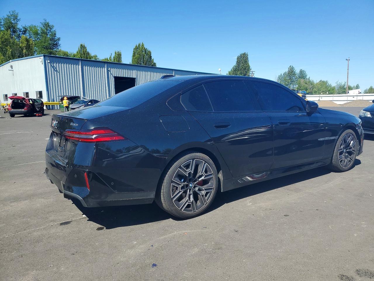 2024 BMW 530 Xi - zdjęcie 3