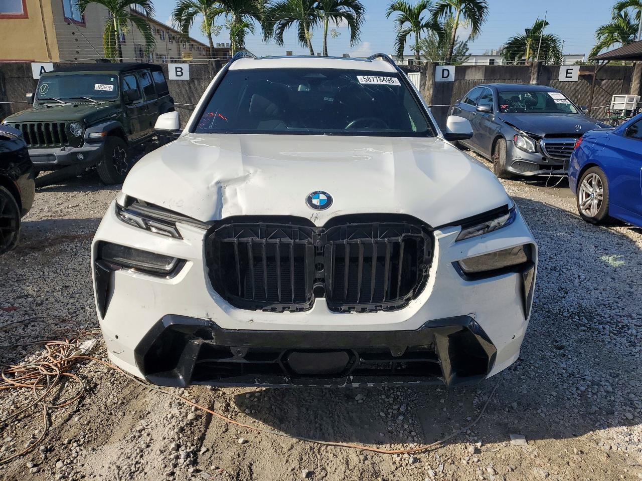 2025 BMW X7 xDrive40I - zdjęcie 5