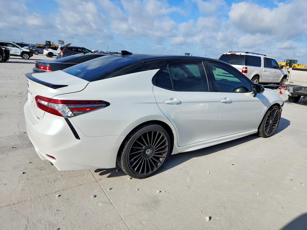 2018 Toyota Camry Xse V6 - zdjęcie 3