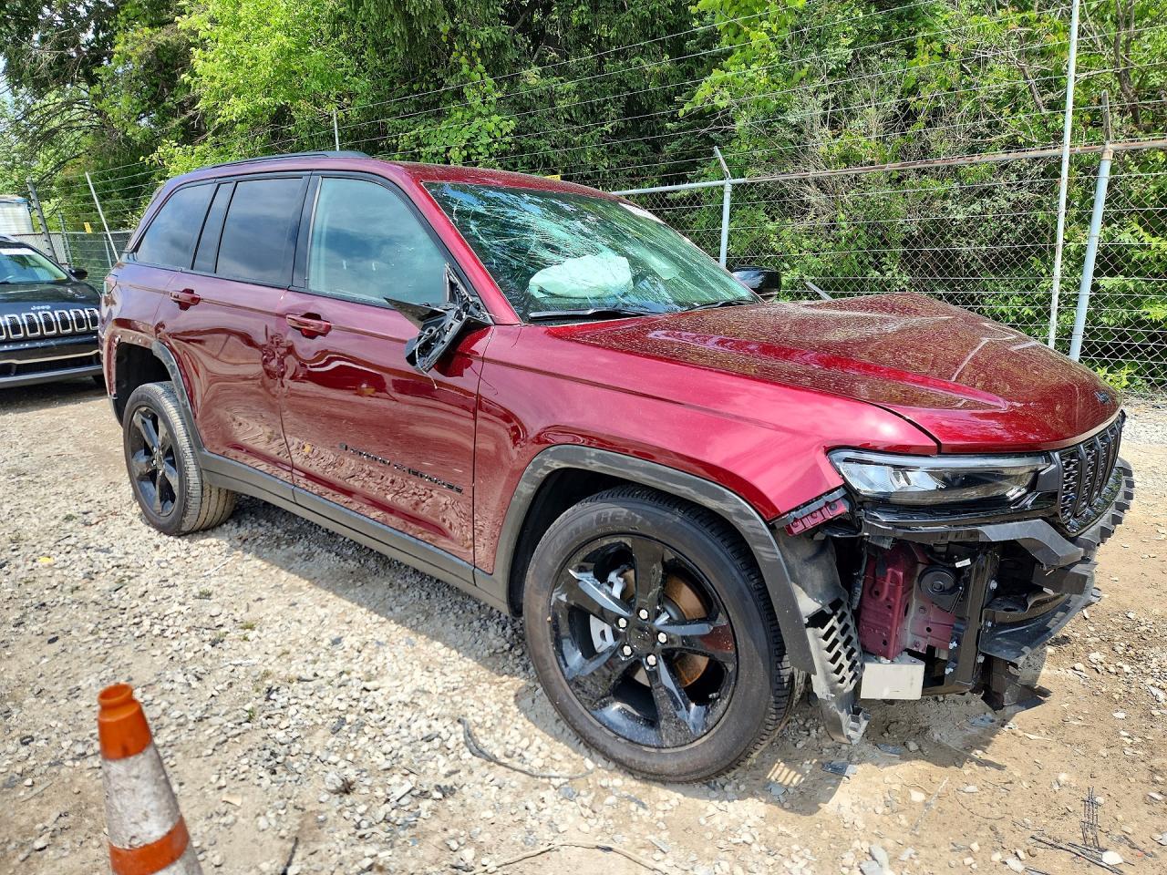2025 Jeep Grand Cherokee Laredo - zdjęcie 4