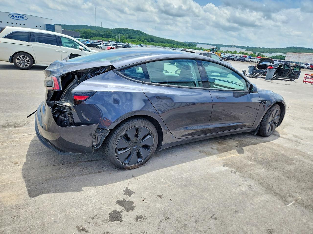 2024 Tesla Model 3 - zdjęcie 3
