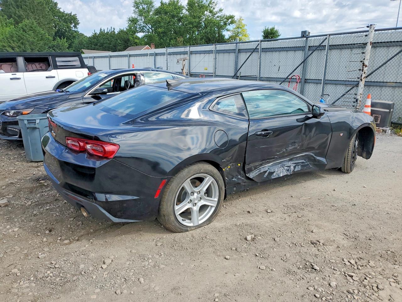 2022 Chevrolet Camaro Ls - zdjęcie 3