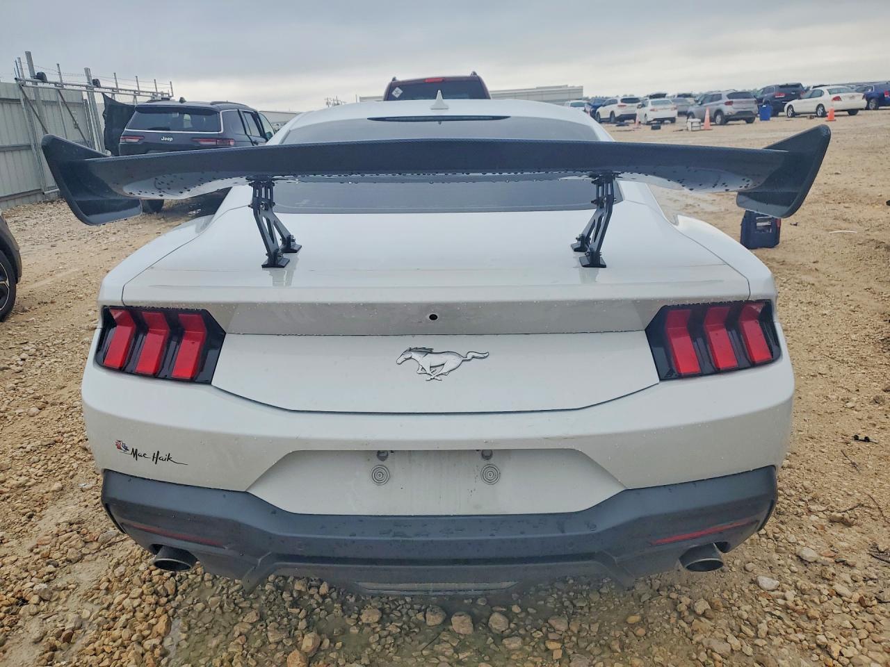 2024 Ford Mustang - zdjęcie 6