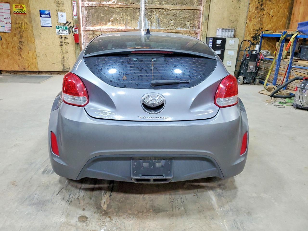 2016 Hyundai Veloster Base - zdjęcie 6