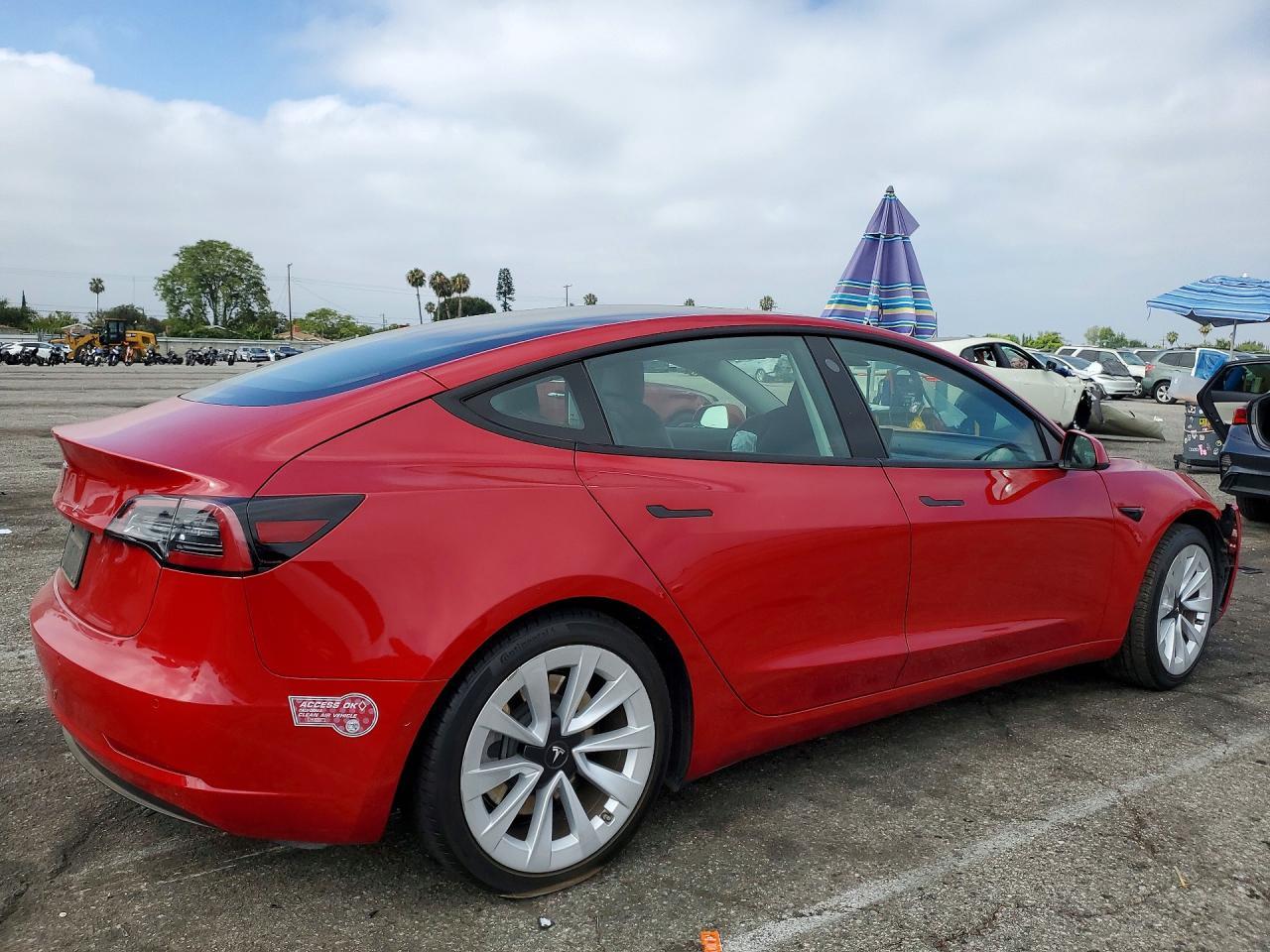2021 Tesla Model 3 - zdjęcie 3