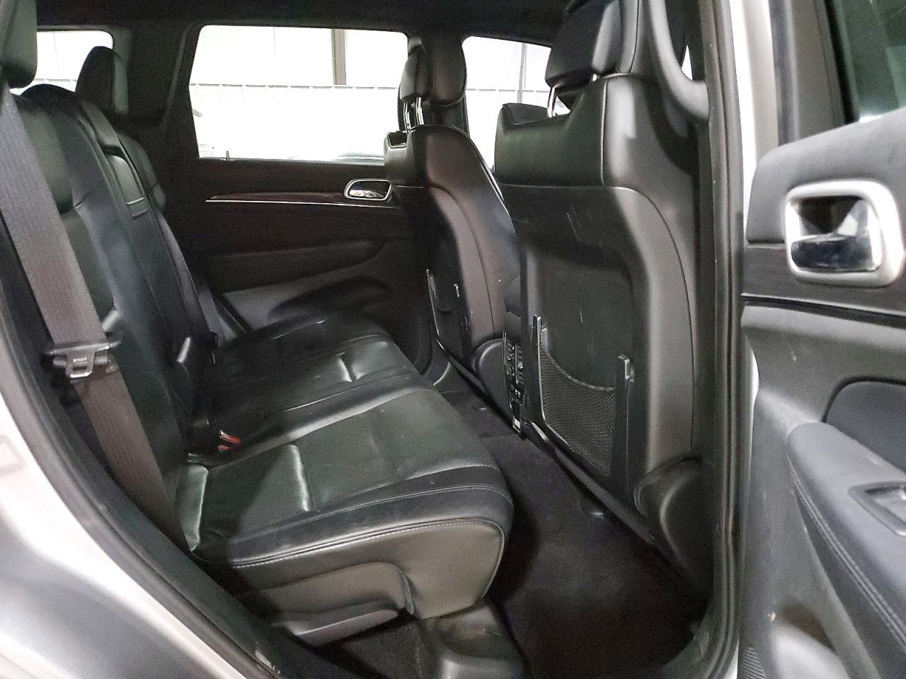 2016 Jeep Grand Cherokee Overland - zdjęcie 11