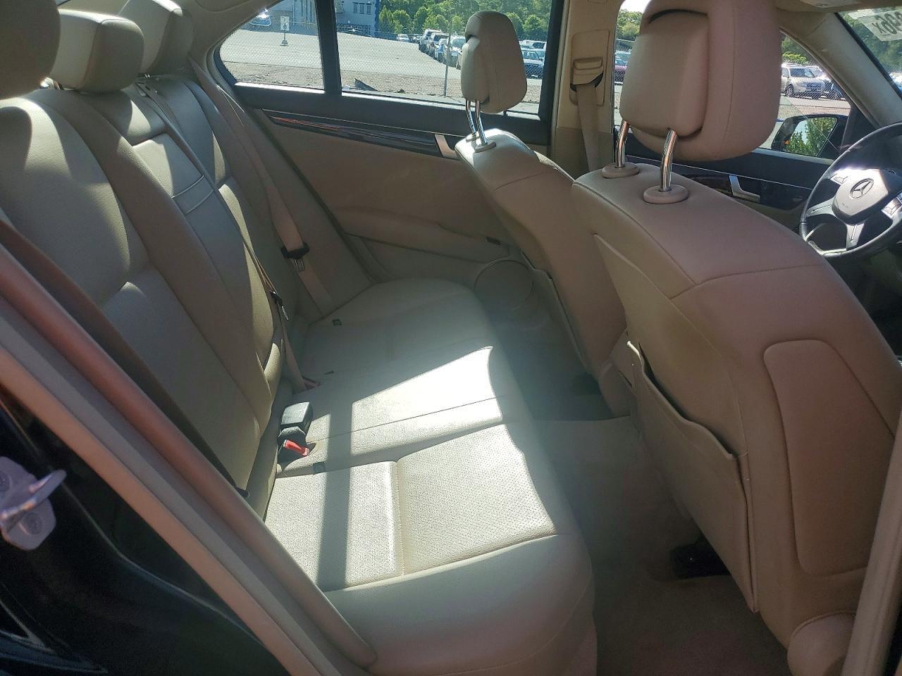 2014 Mercedes-Benz C 300 4Matic - zdjęcie 10