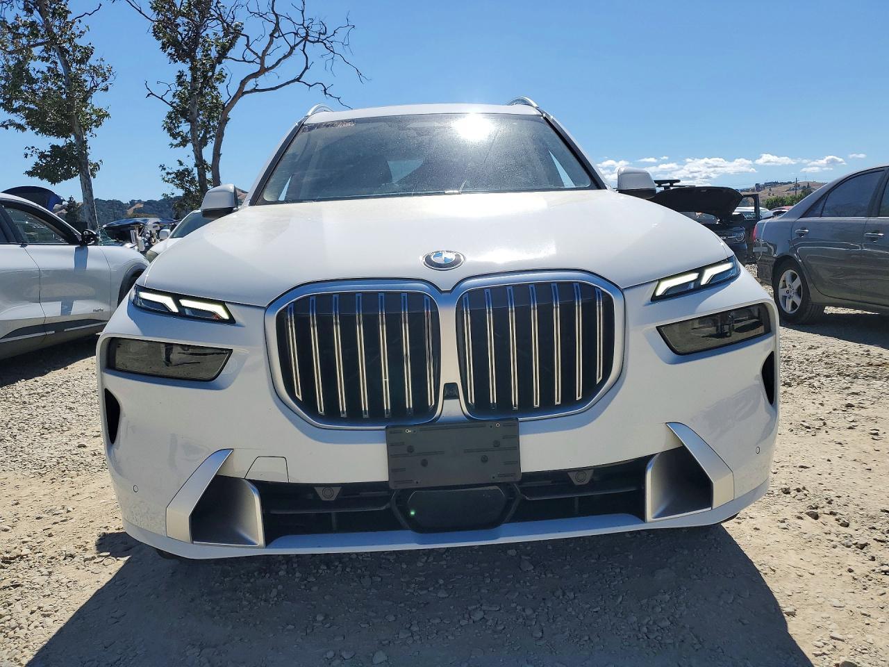 2025 BMW X7 xDrive40I - zdjęcie 5