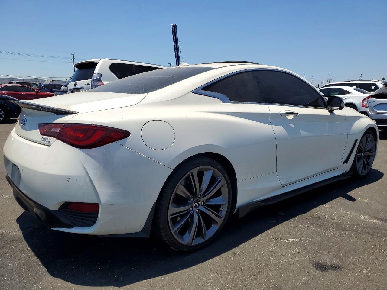 2021 Infiniti Q60 Red Sport 400 - zdjęcie 3