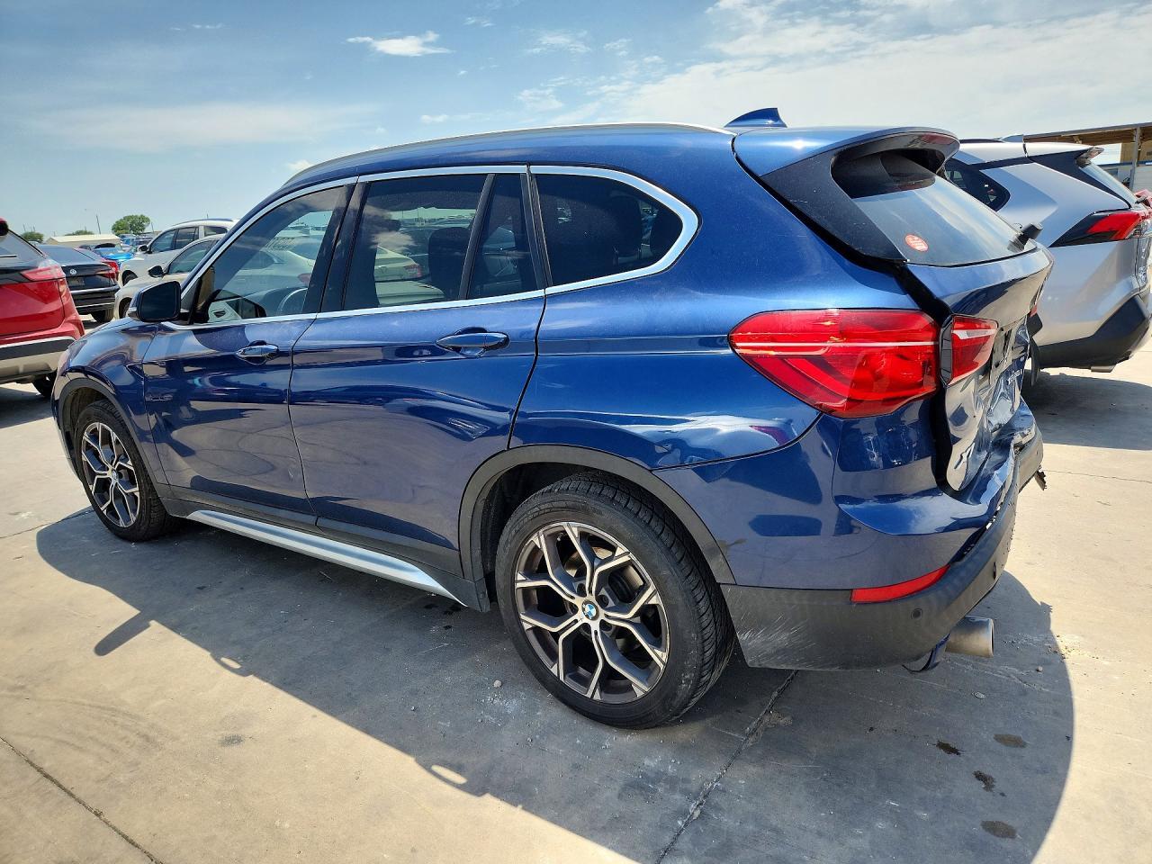 2021 BMW X1 xDrive28I - zdjęcie 2