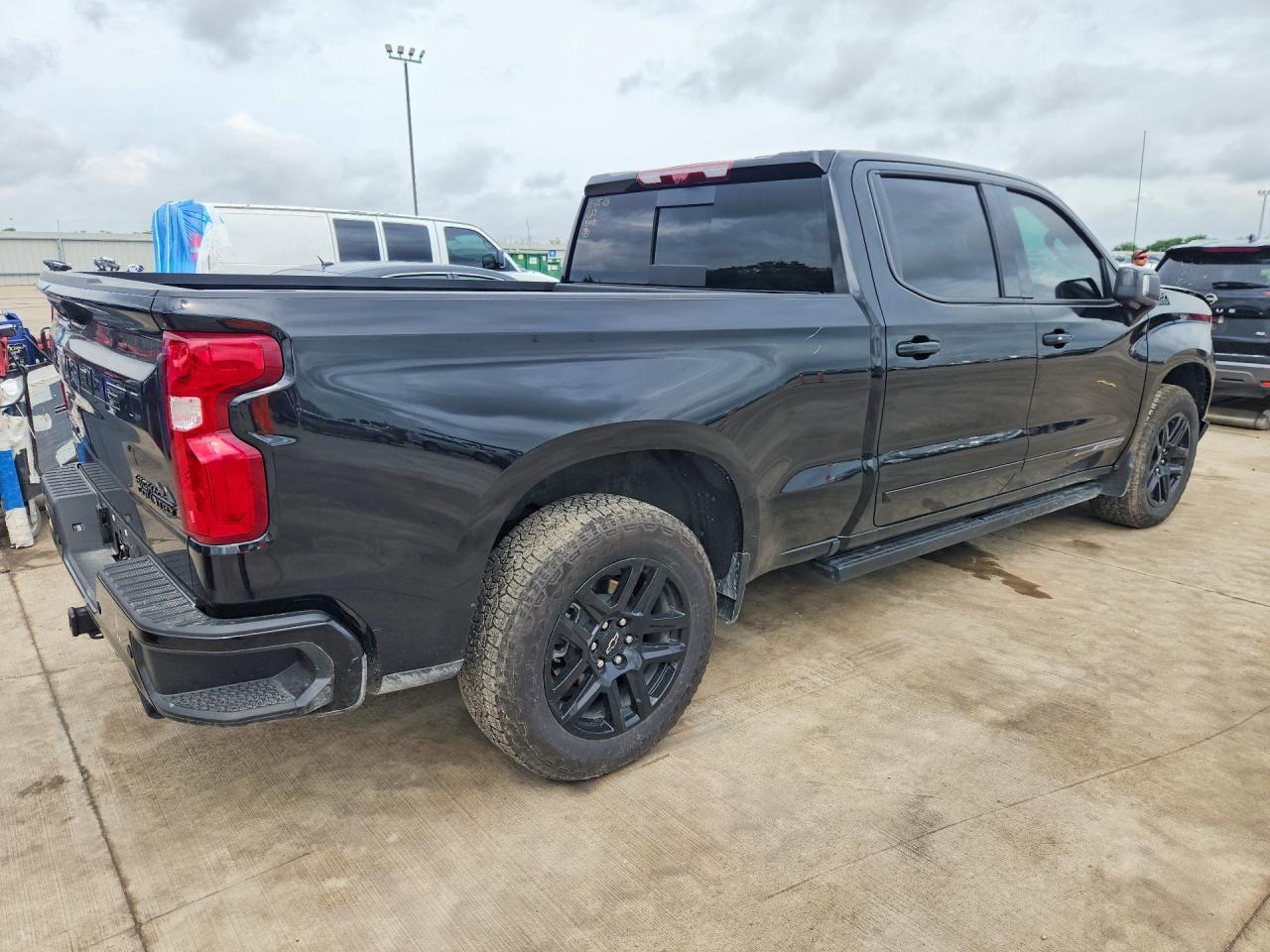 2025 Chevrolet Silverado K1500 High Country - zdjęcie 3