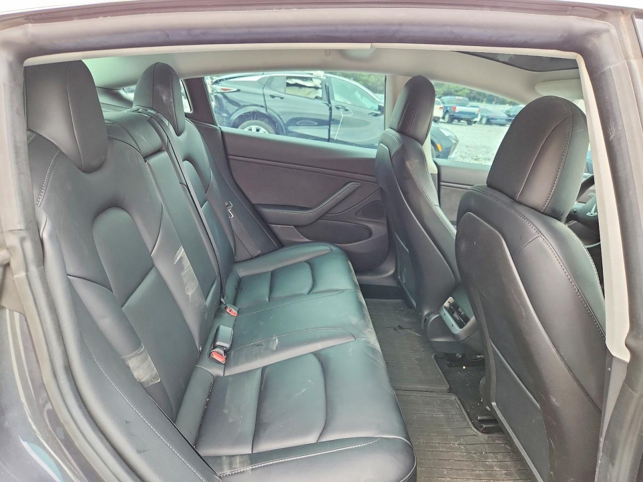 2019 Tesla Model 3 - zdjęcie 10