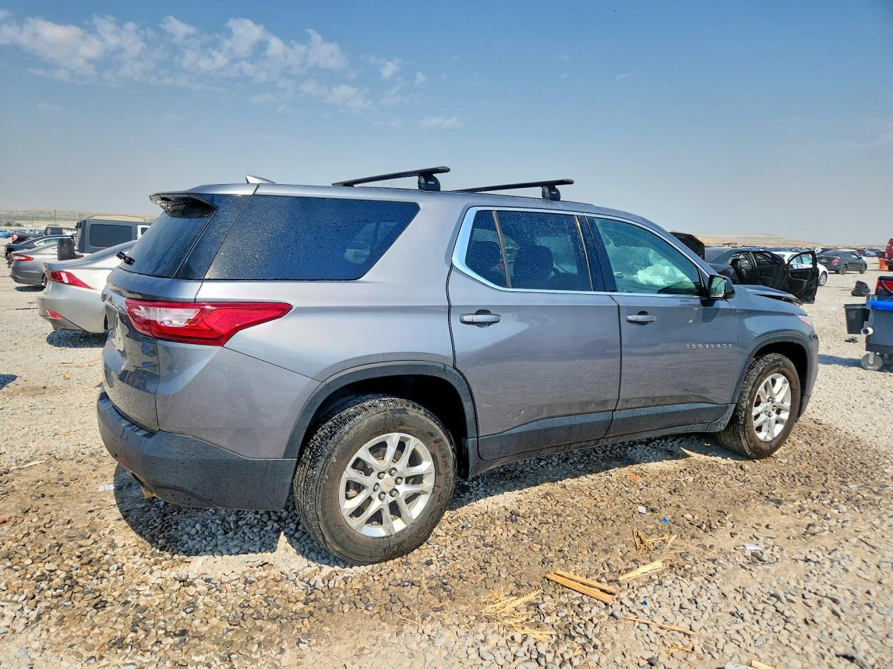 2020 Chevrolet Traverse Ls - zdjęcie 3