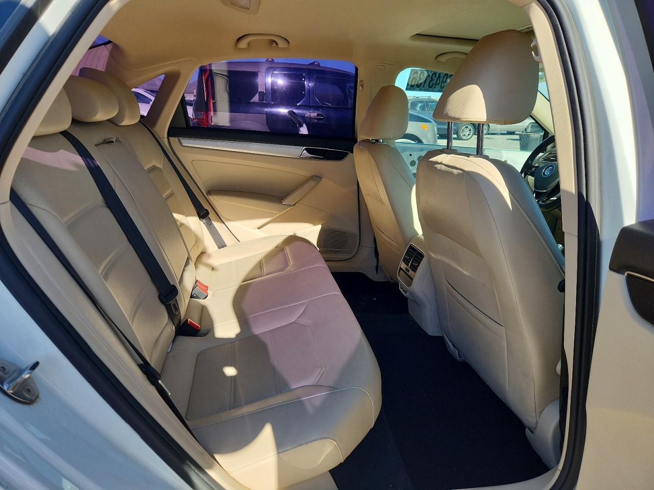 2019 Volkswagen Passat Wolfsburg - zdjęcie 10