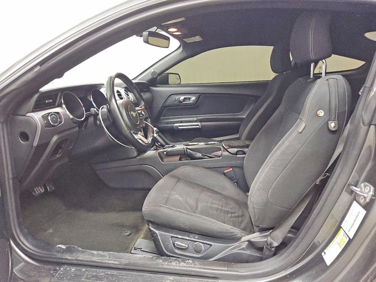 2016 Ford Mustang - zdjęcie 7