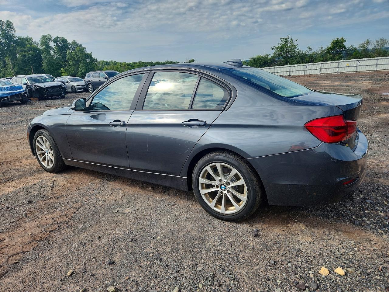 2016 BMW 320 I - zdjęcie 2