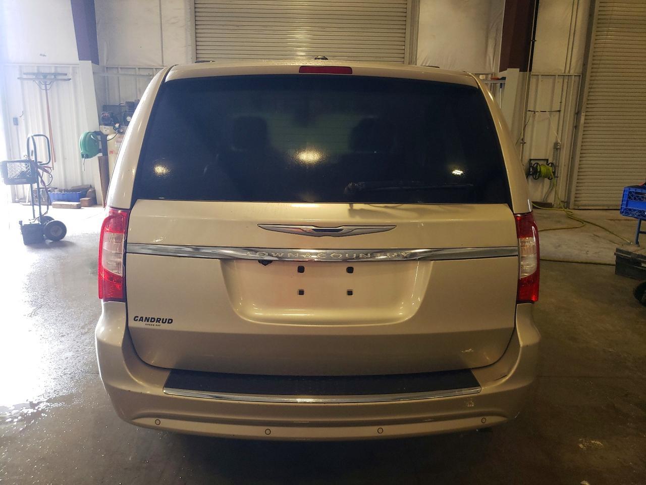 2015 Chrysler Town & Country Touring L - zdjęcie 6