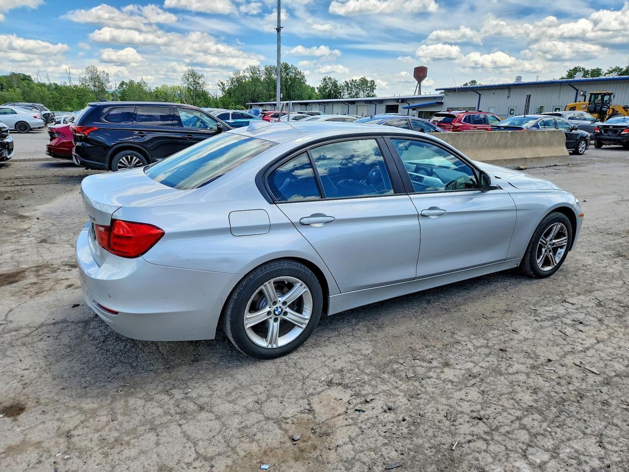 2013 BMW Seria 3 328i - zdjęcie 3