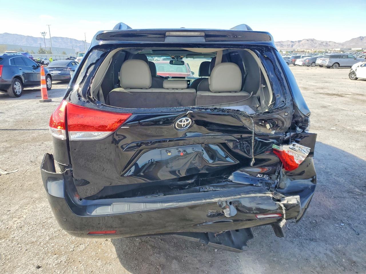 2014 Toyota Sienna Xle 8-Passenger - zdjęcie 6