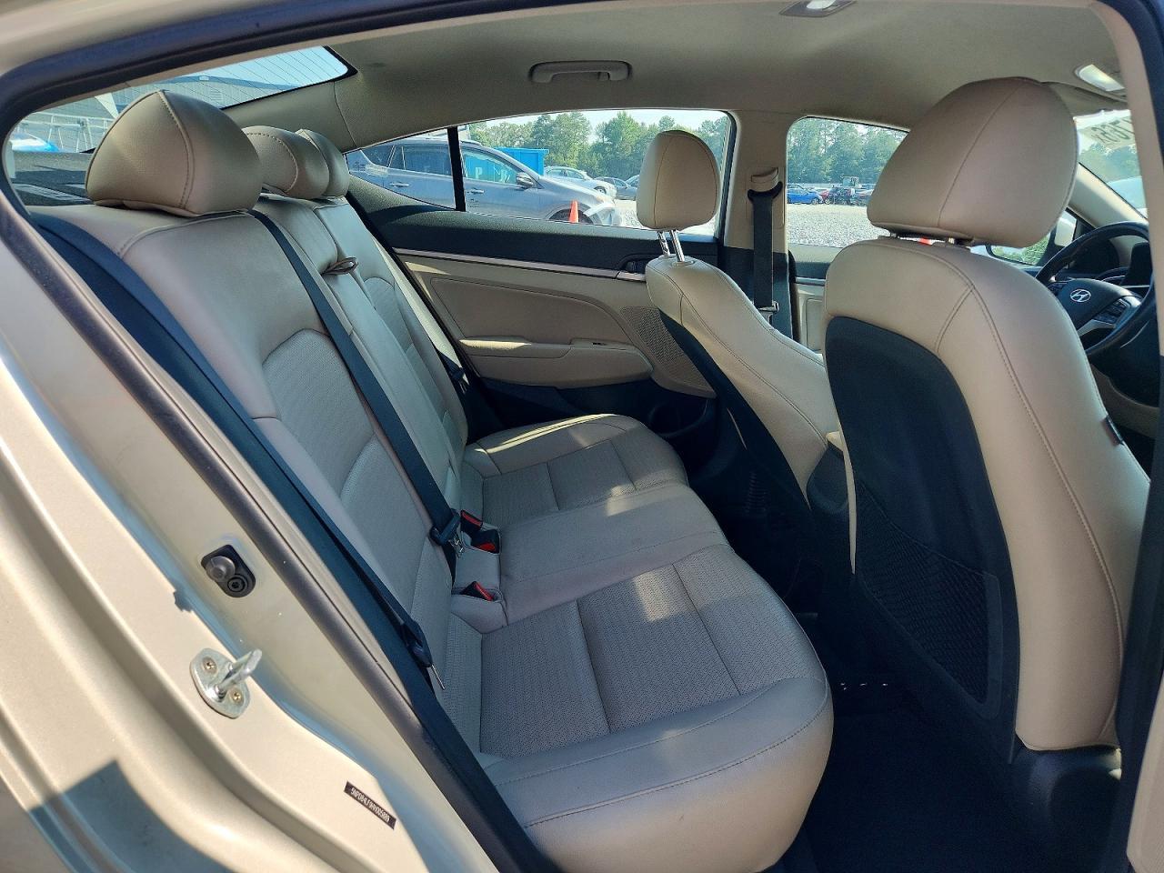 2017 Hyundai Elantra Limited - zdjęcie 10