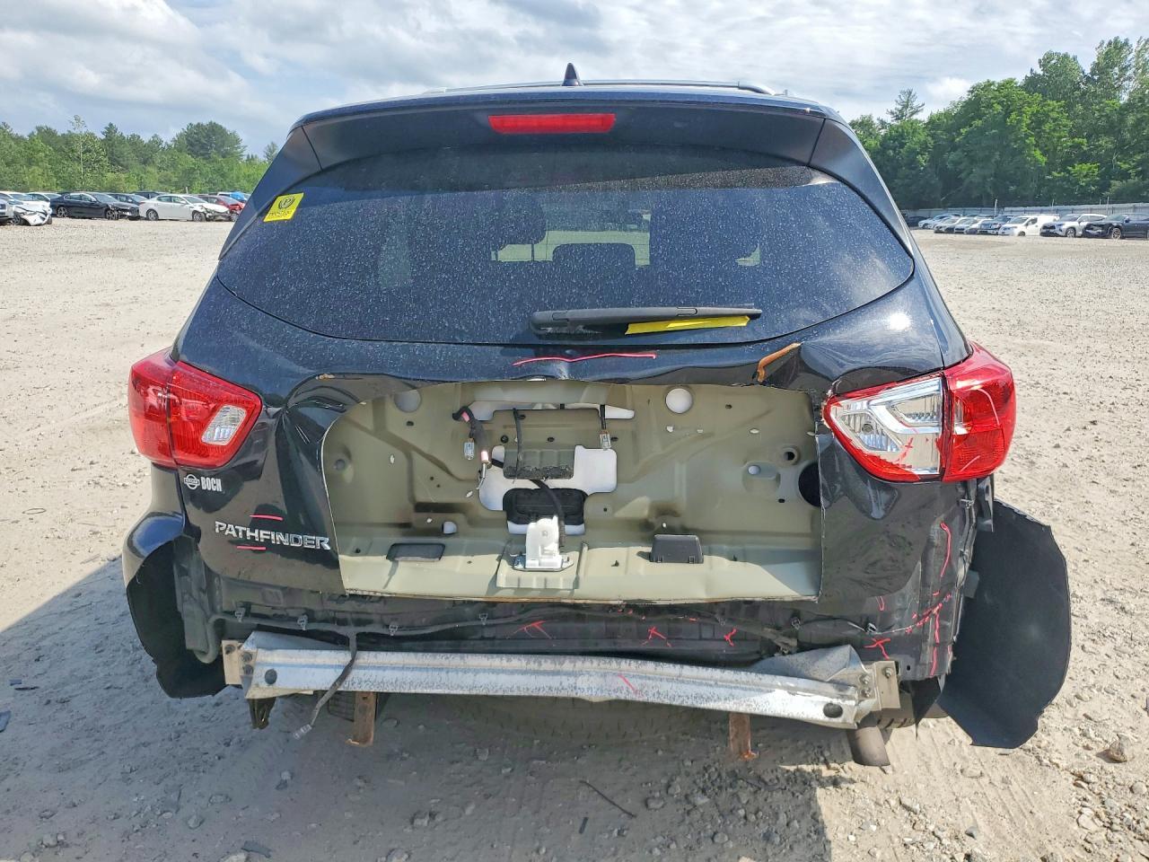 2019 Nissan Pathfinder S - zdjęcie 6