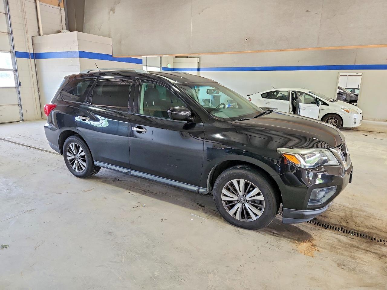 2017 Nissan Pathfinder Sv - zdjęcie 4