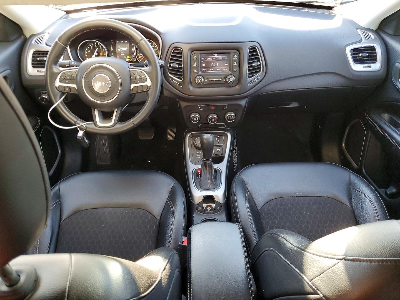 2018 Jeep Compass Latitude - zdjęcie 8