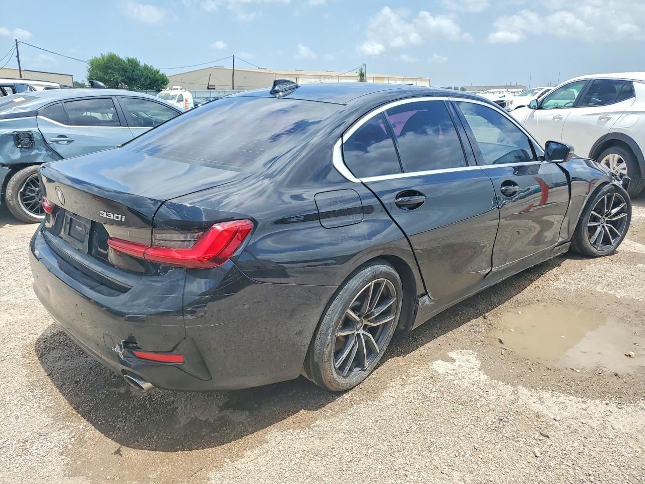 2019 BMW 330I - zdjęcie 3