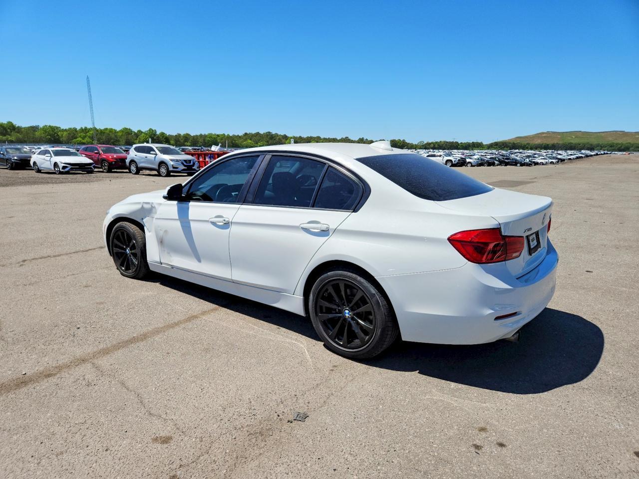 2016 BMW Seria 3 320i - zdjęcie 2