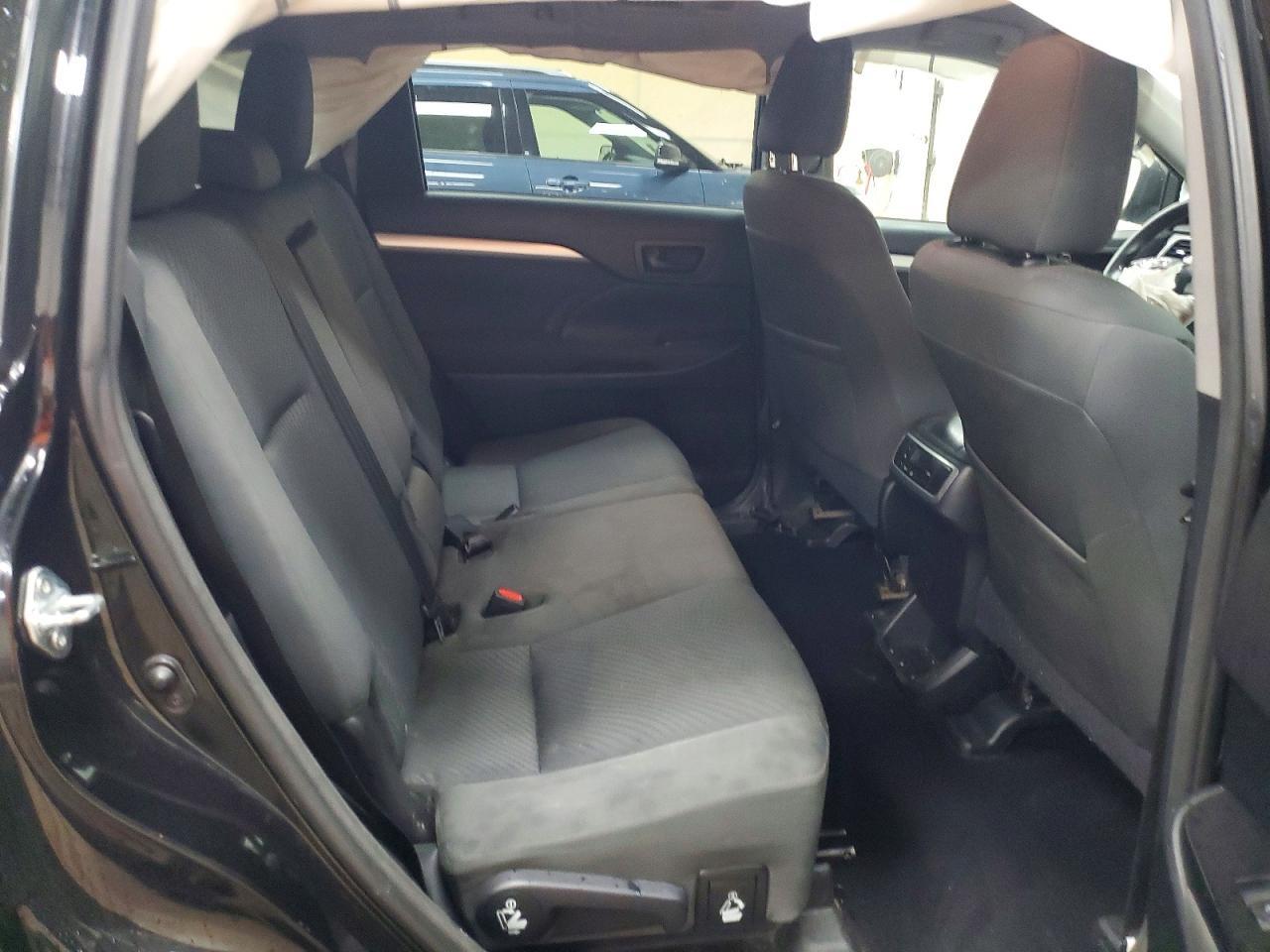 2015 Toyota Highlander Le - zdjęcie 11
