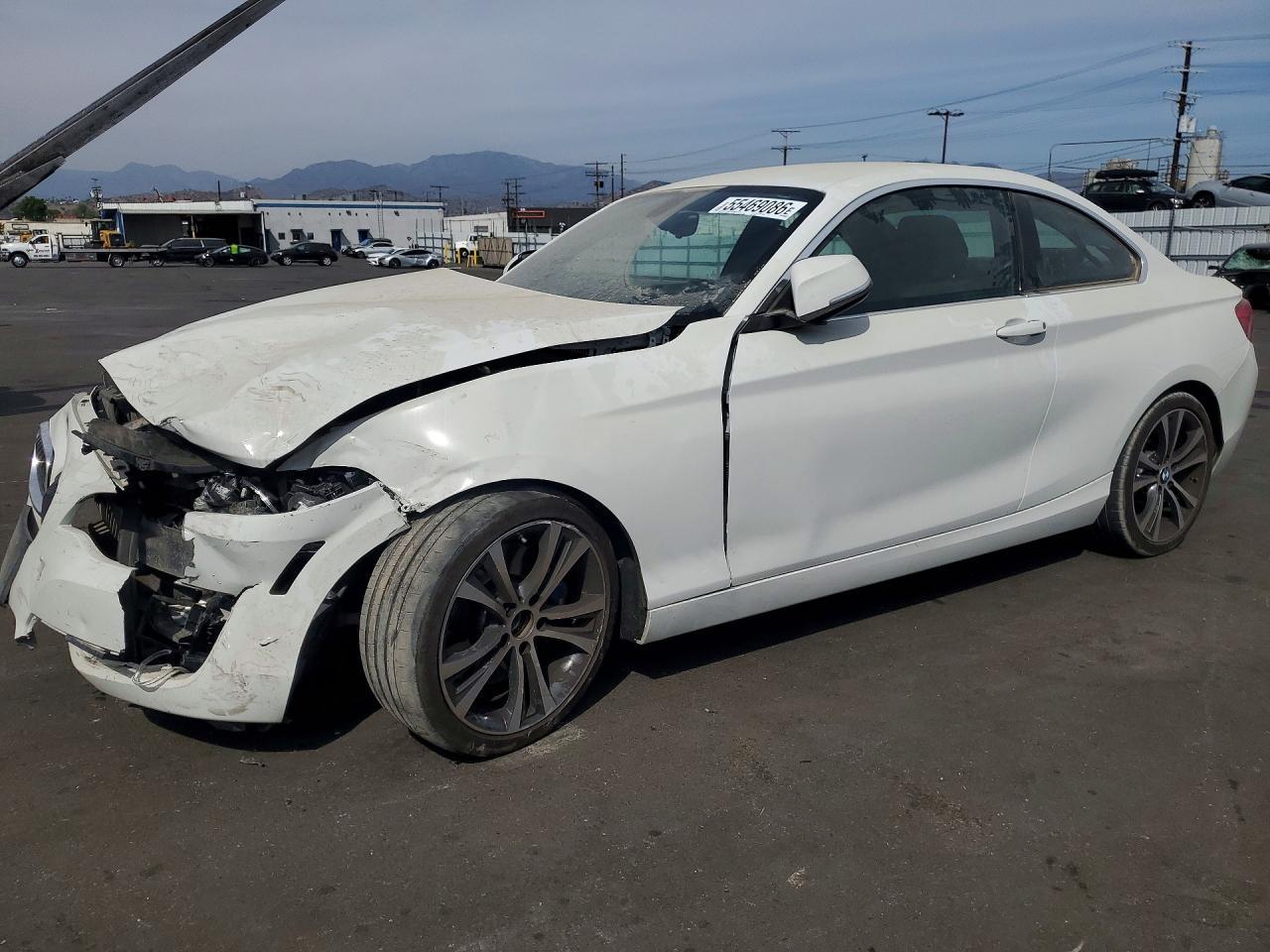 BMW Seria 2 - zdjęcie 1