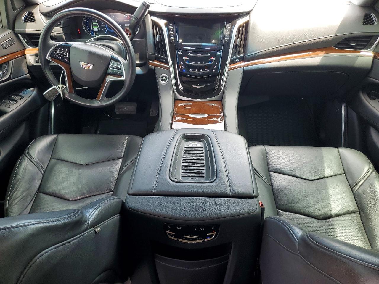 2020 Cadillac Escalade Luxury - zdjęcie 8