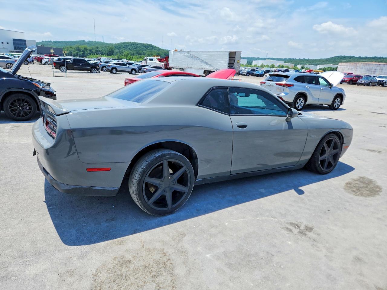 2018 Dodge Challenger R - zdjęcie 3