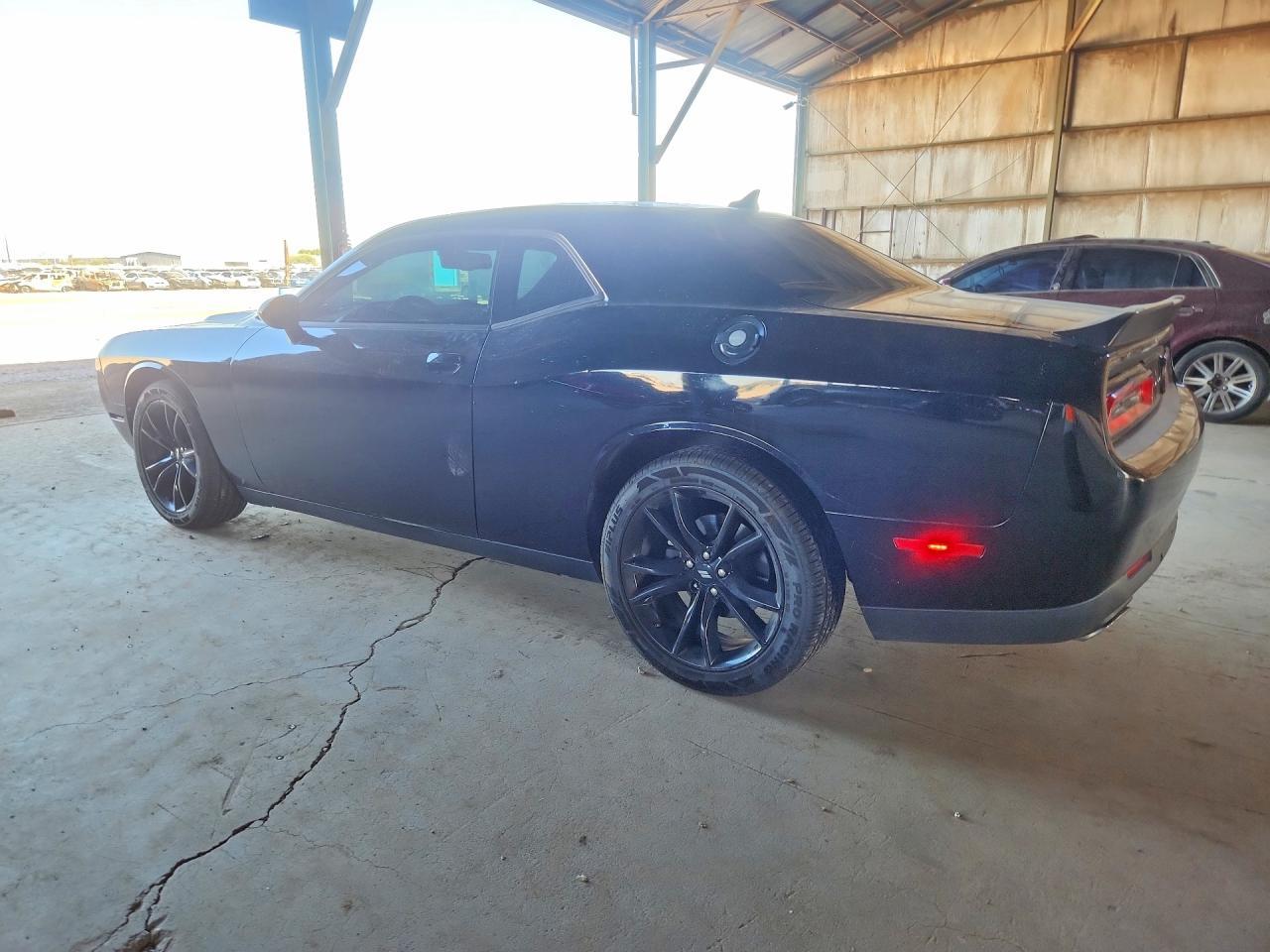 2017 Dodge Challenger Sxt - zdjęcie 2