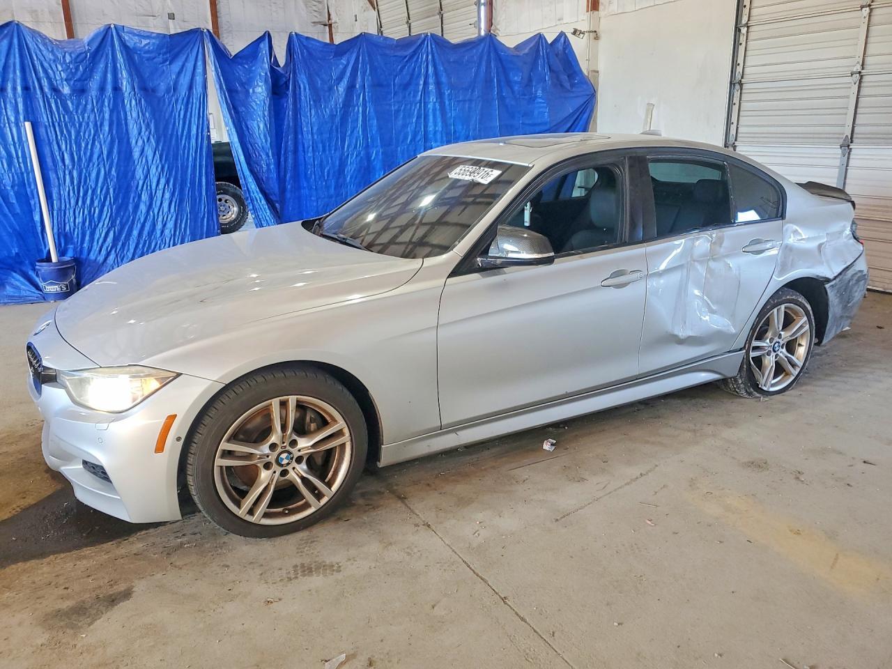 2013 BMW 335 Xi - zdjęcie główne