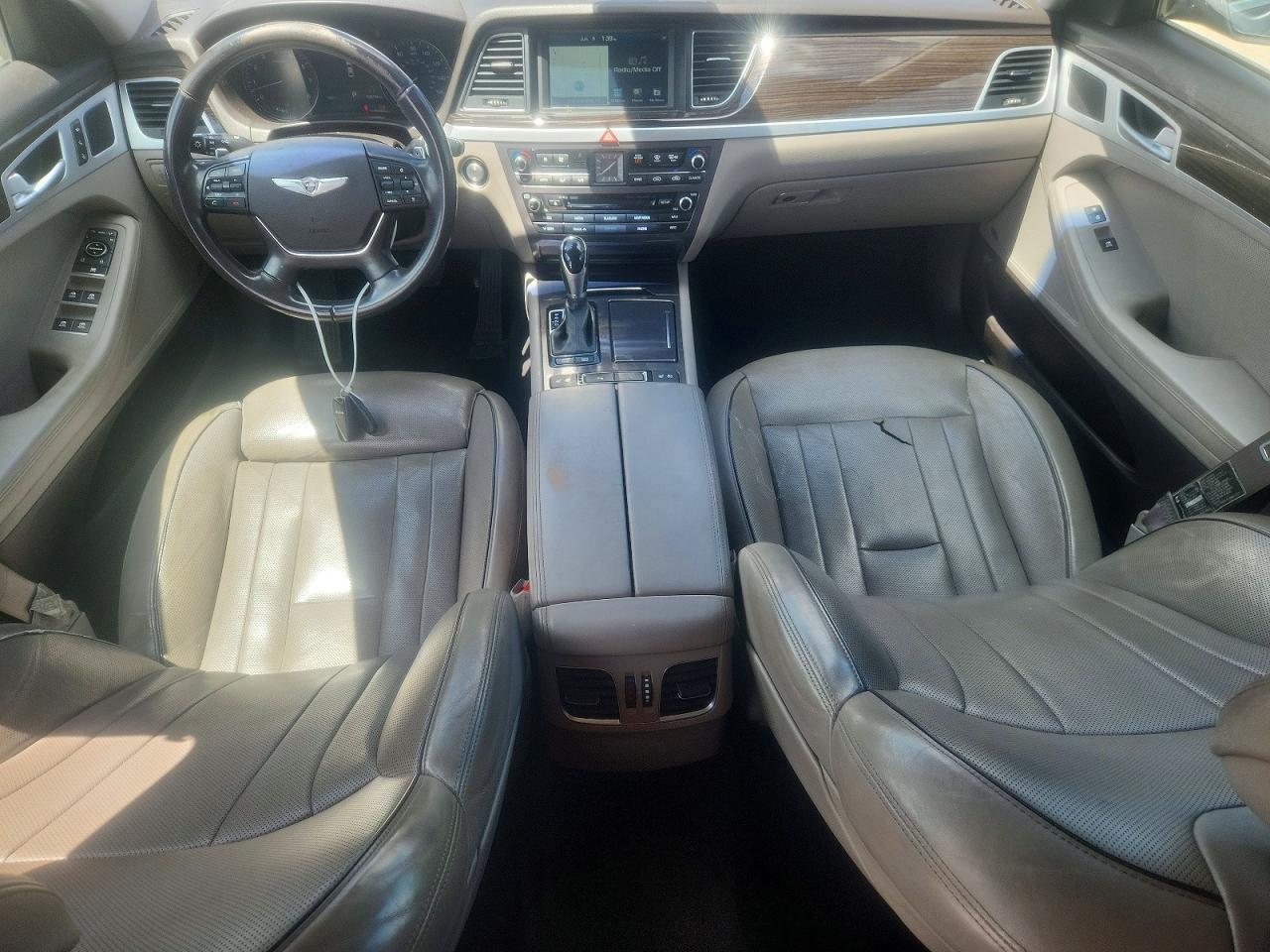 2015 Hyundai Genesis 3.8L - zdjęcie 8