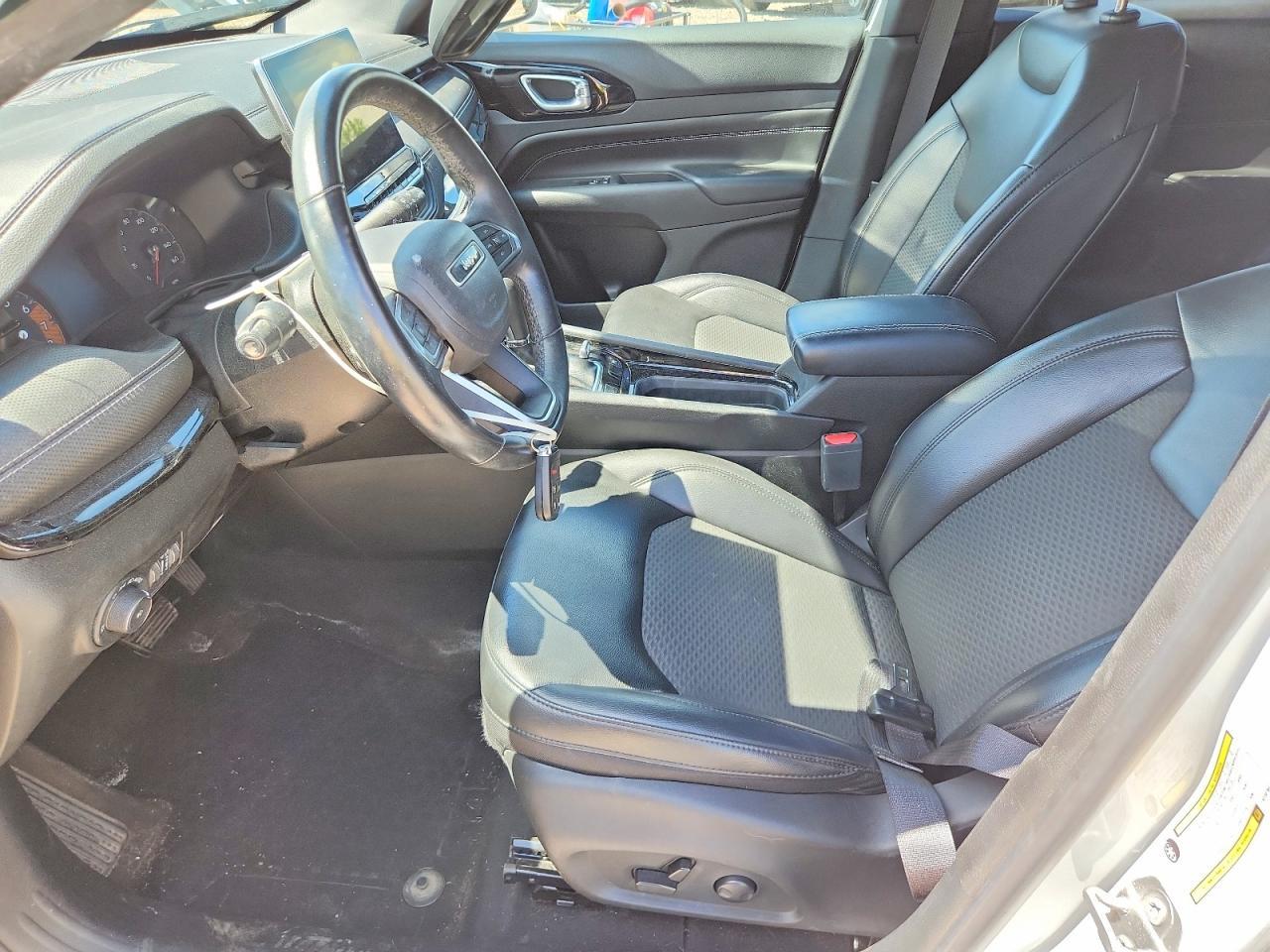 2022 Jeep Compass Latitude - zdjęcie 7