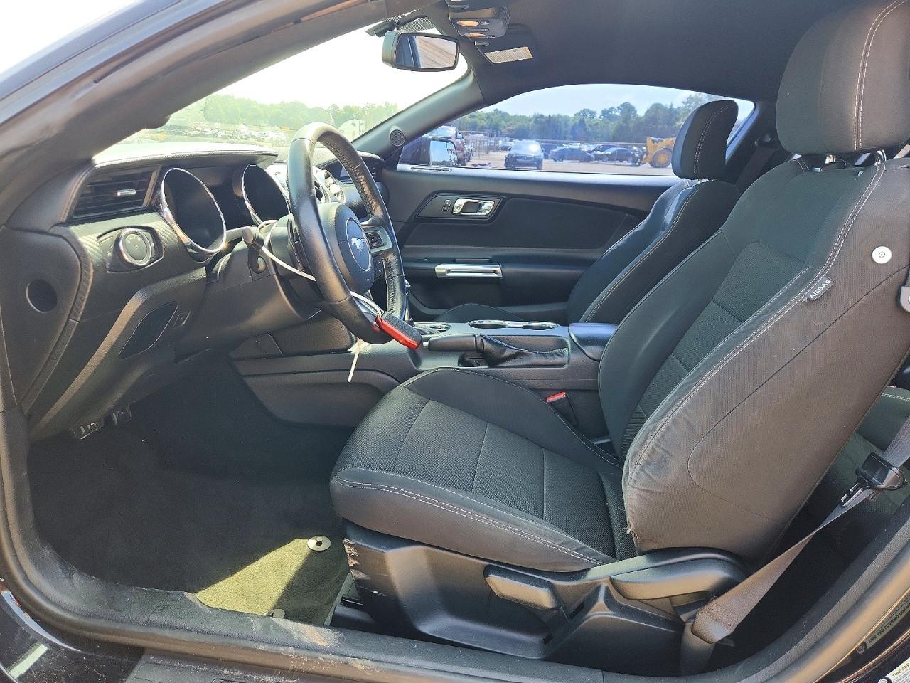 2017 Ford Mustang - zdjęcie 7