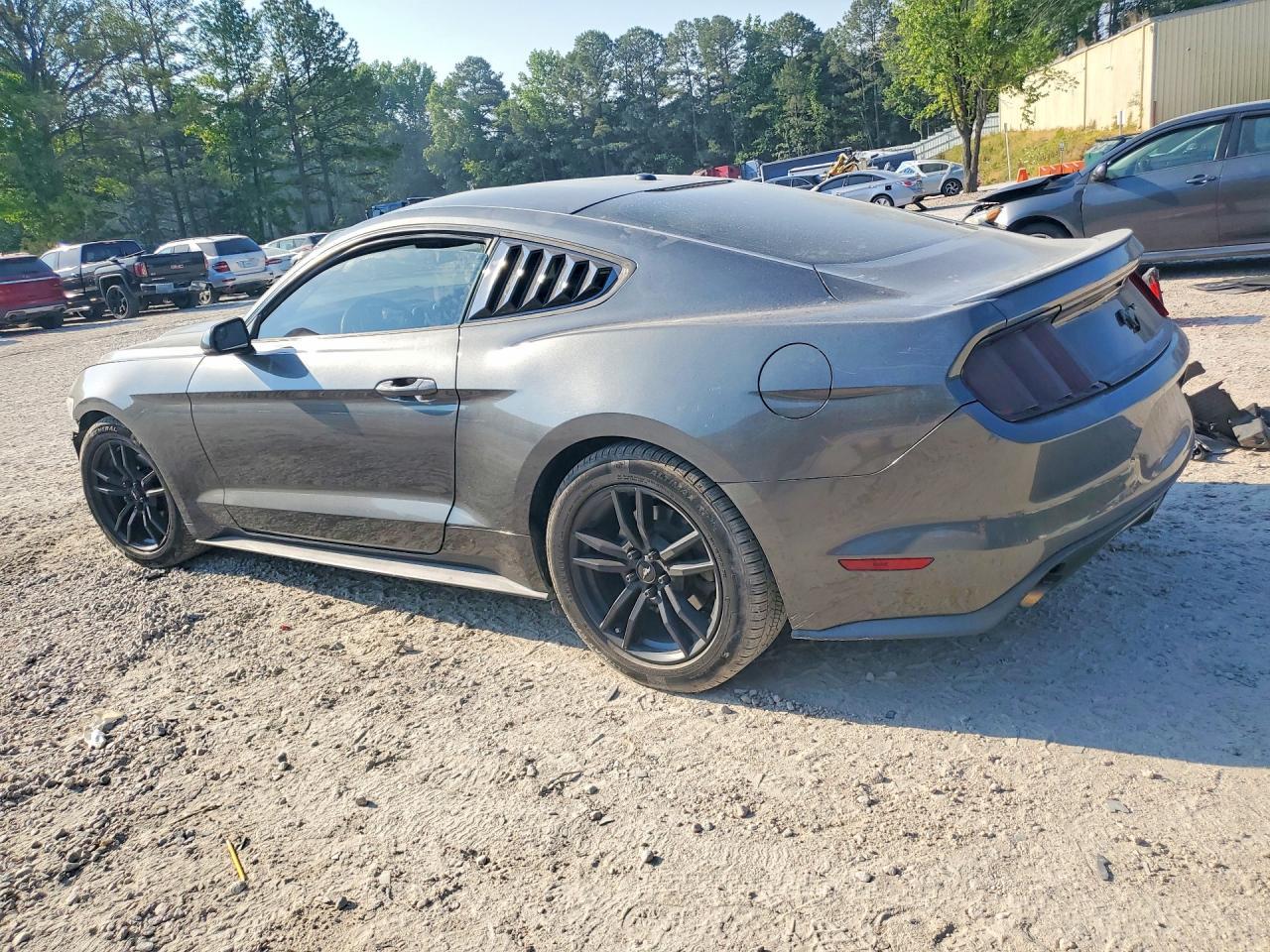 2016 Ford Mustang - zdjęcie 2